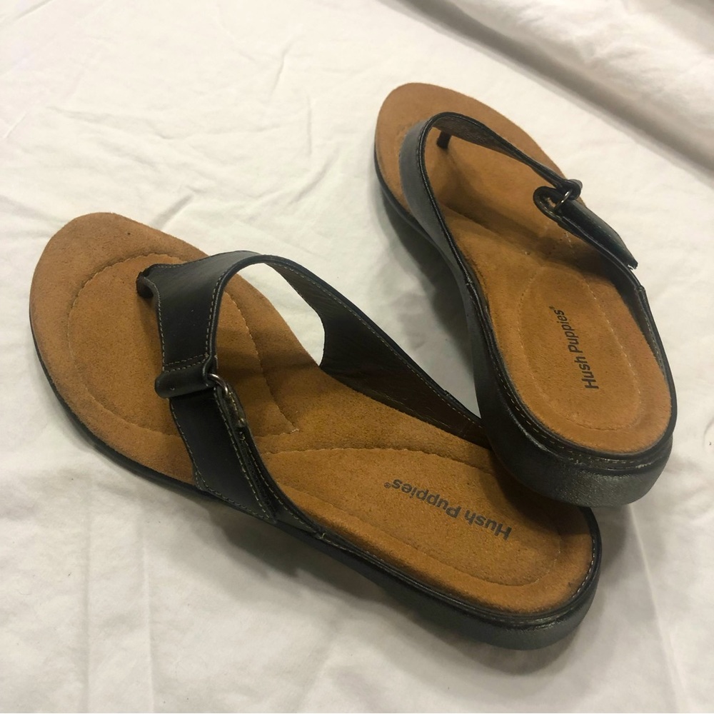 Hush Puppies Black leather sandals, size 8 (SH01)